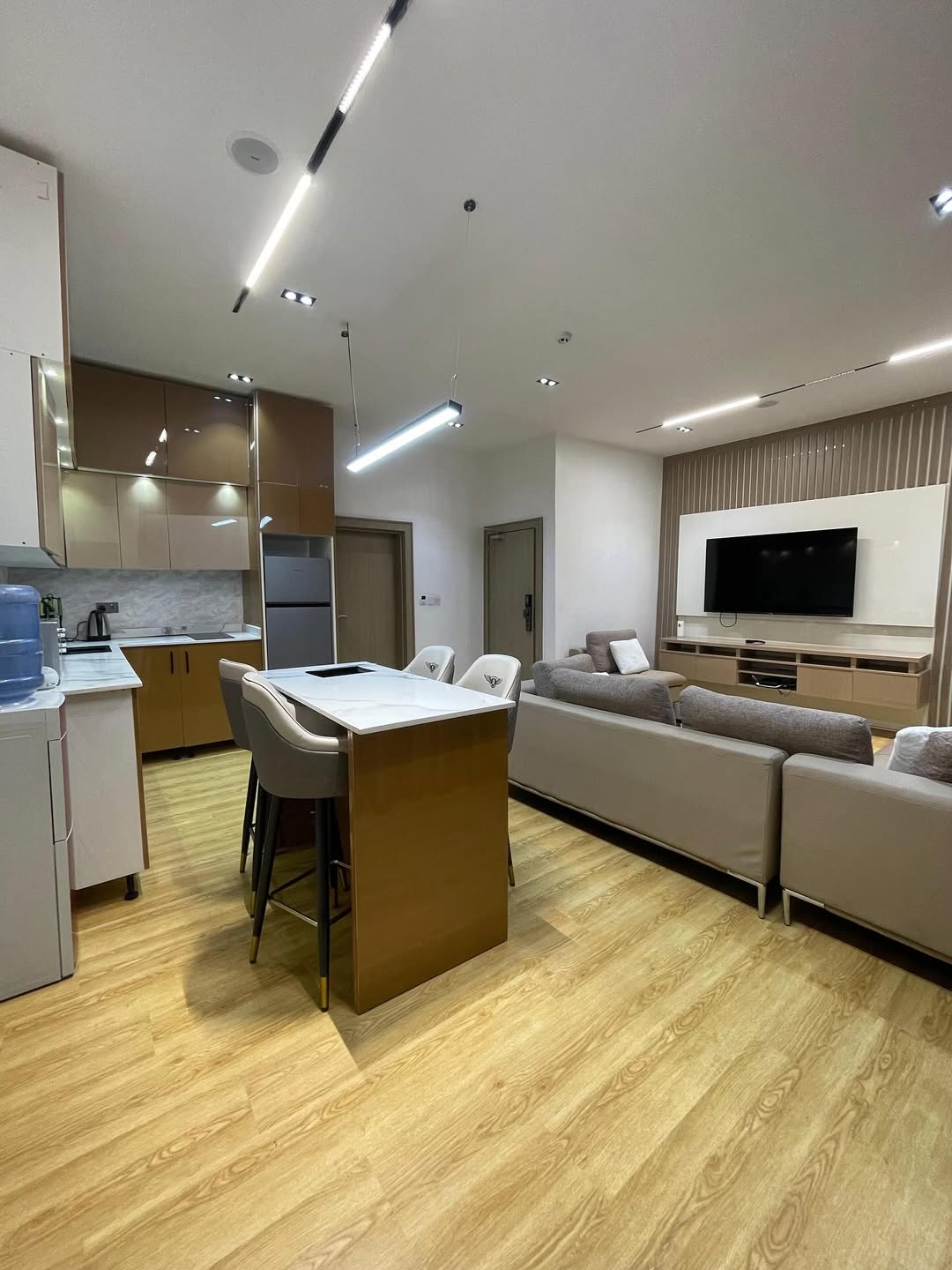 Live Your Abuja Dream: Automated 2-Bed with Pool & Gym