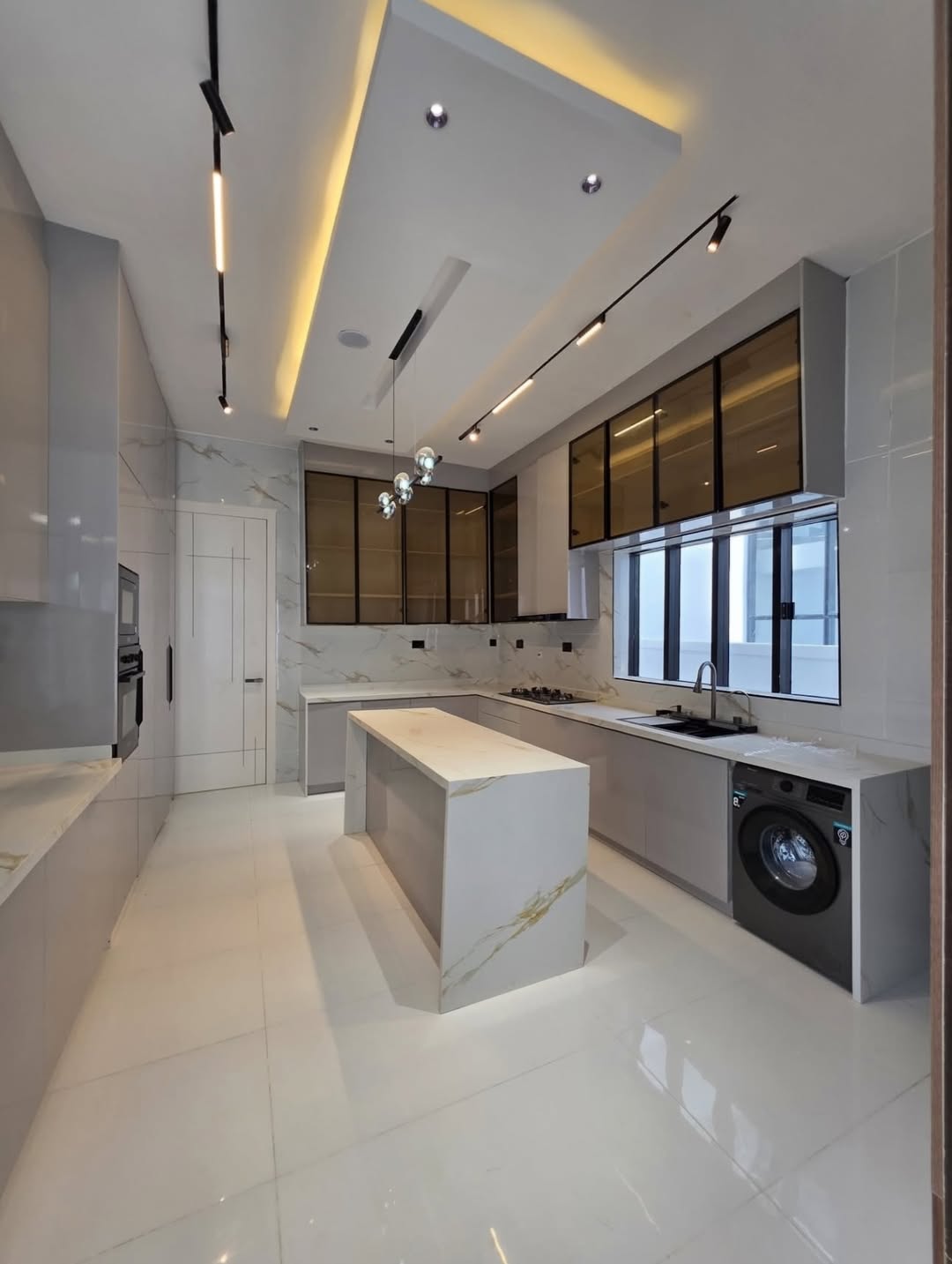 Lagos Luxury: 5-Bedroom Poolside Estate with BQ