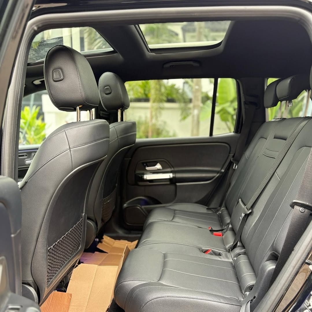 Luxury SUV: Full Option & Panoramic Roof