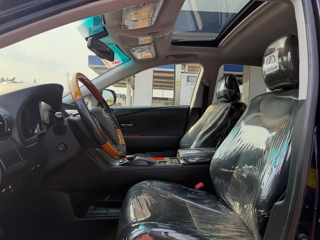 Luxury Lexus RX350: Pristine Foreign Used