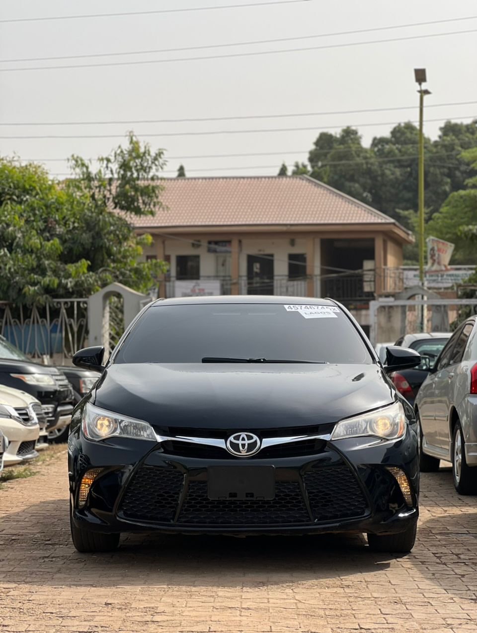 2016 Toyota Camry SE: Duty Paid, Clean Title