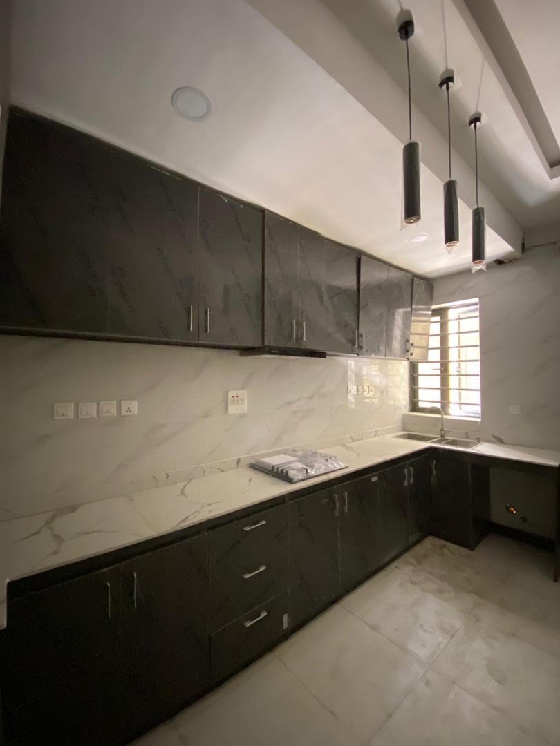 Spacious 4-Bedroom Haven in Prime Lagos Estate