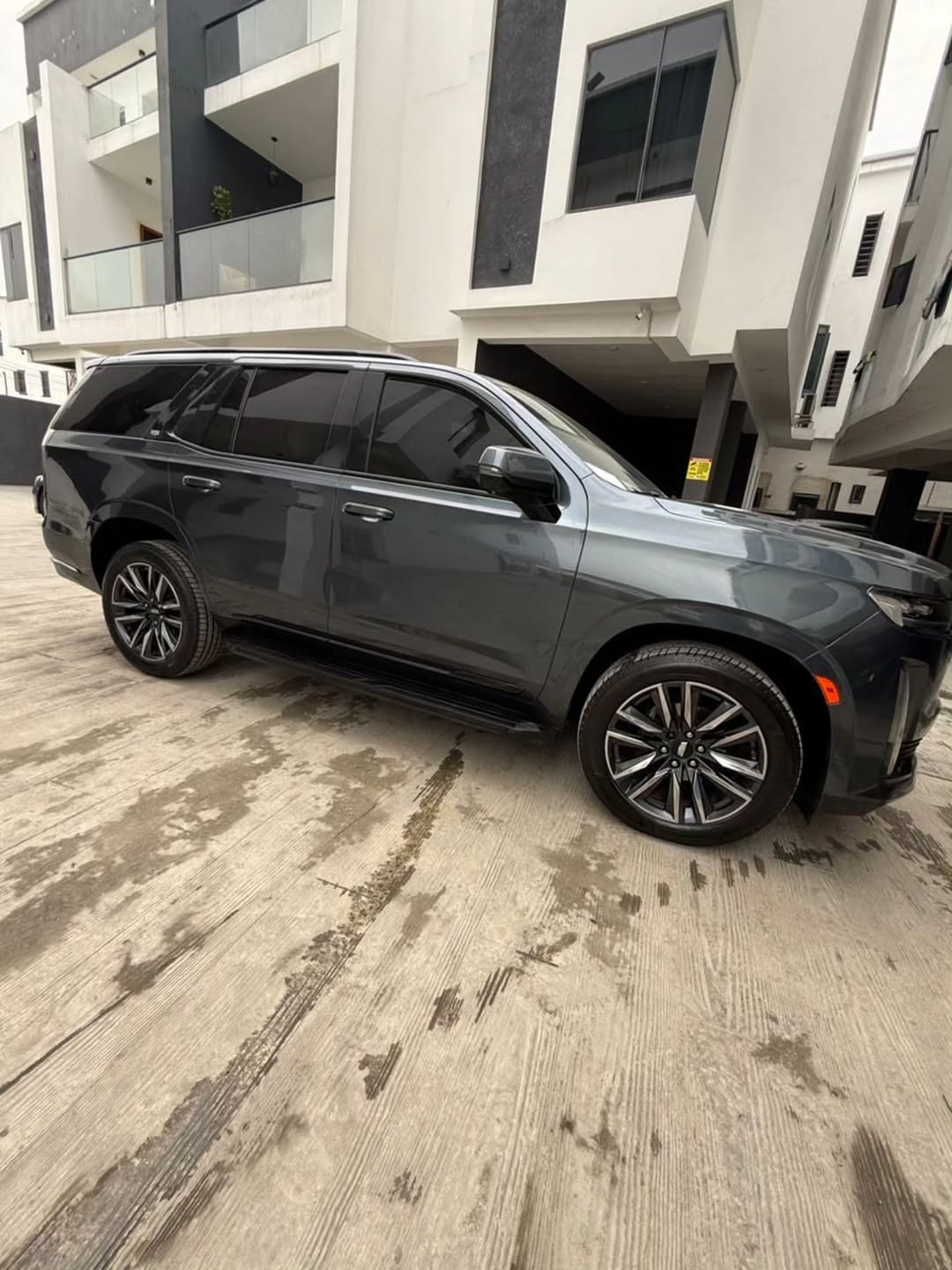 Luxury 2021 Escalade: Immaculate & Ready in Lekki