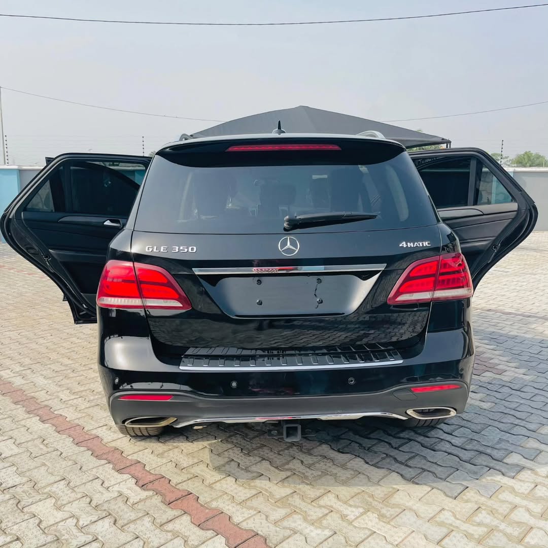 Luxury Loaded 2016 GLE 350: Panoramic Roof & 360 Cam