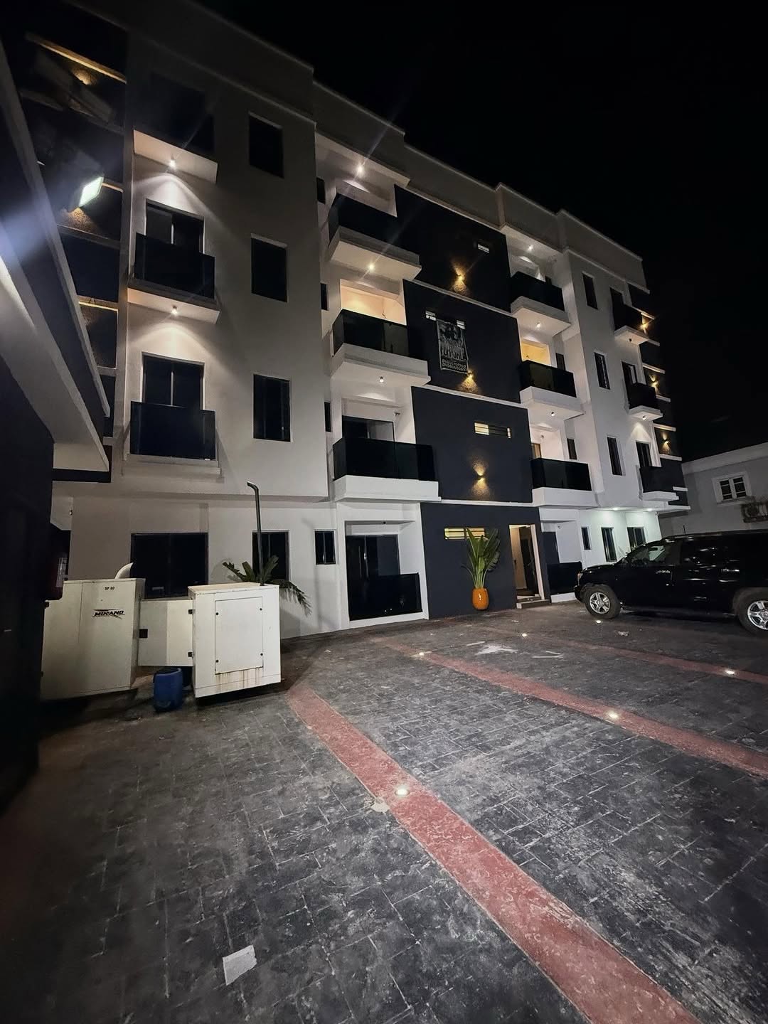 Lekki Phase 1 Gem: Spacious 2 & 3 Bed En-Suite Apartments