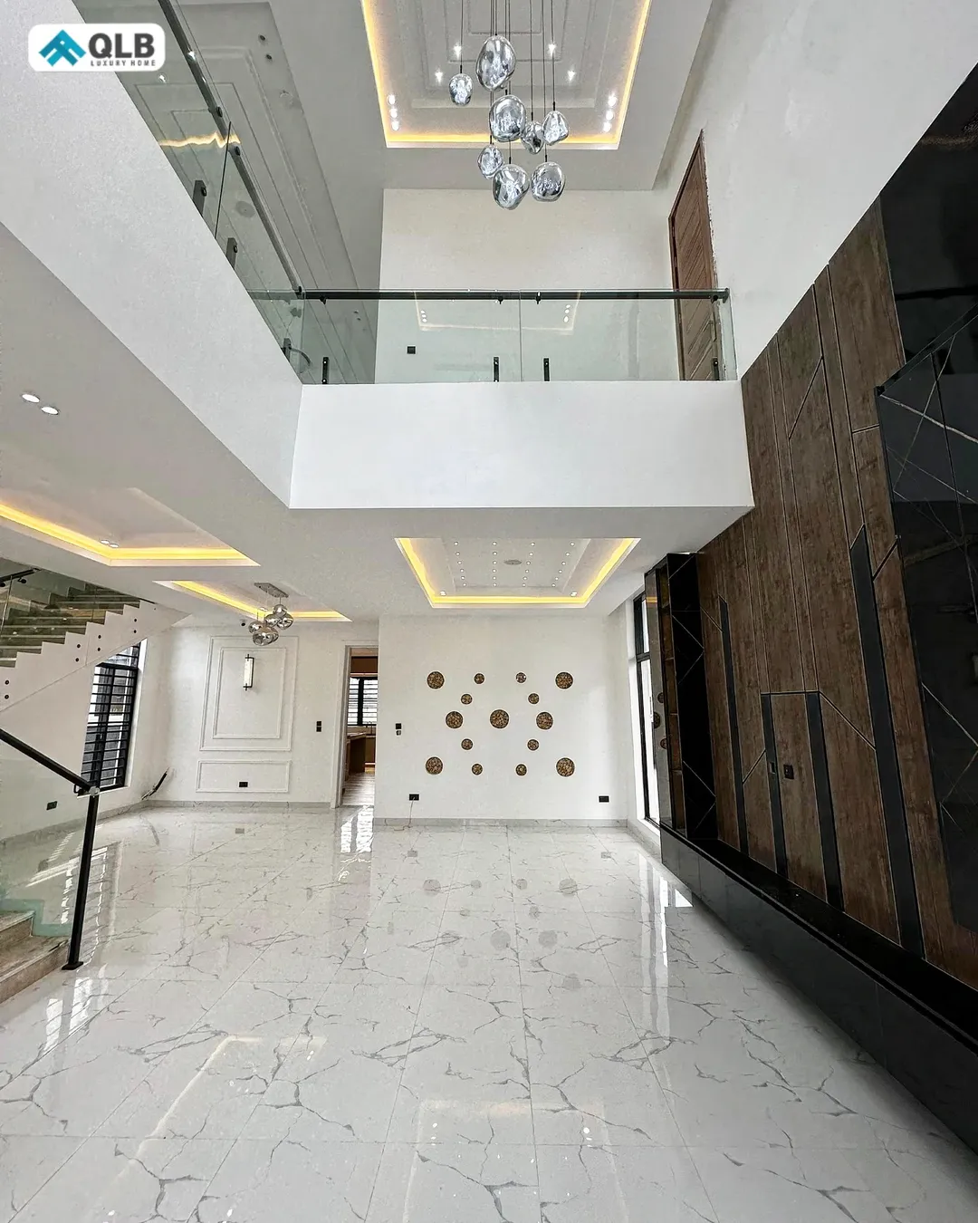 Smart 5-Bedroom Estate Gem with Cinema & Pool