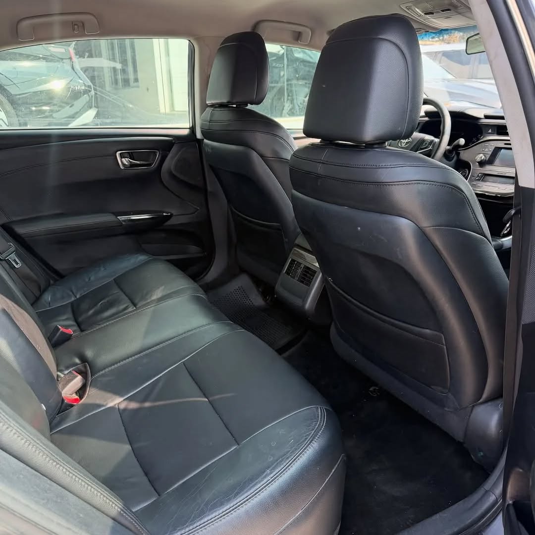 Luxury Sedan, Pre-Order Discount: 2014 Toyota Avalon