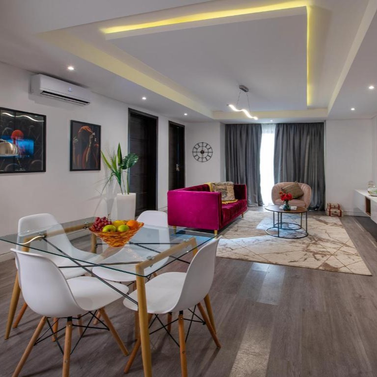 Lekki Oasis: Private Pool & Lake Views