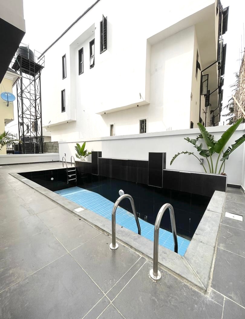 Lekki’s Ultimate Family Oasis: 5-Bed Duplex with Pool & Cinema