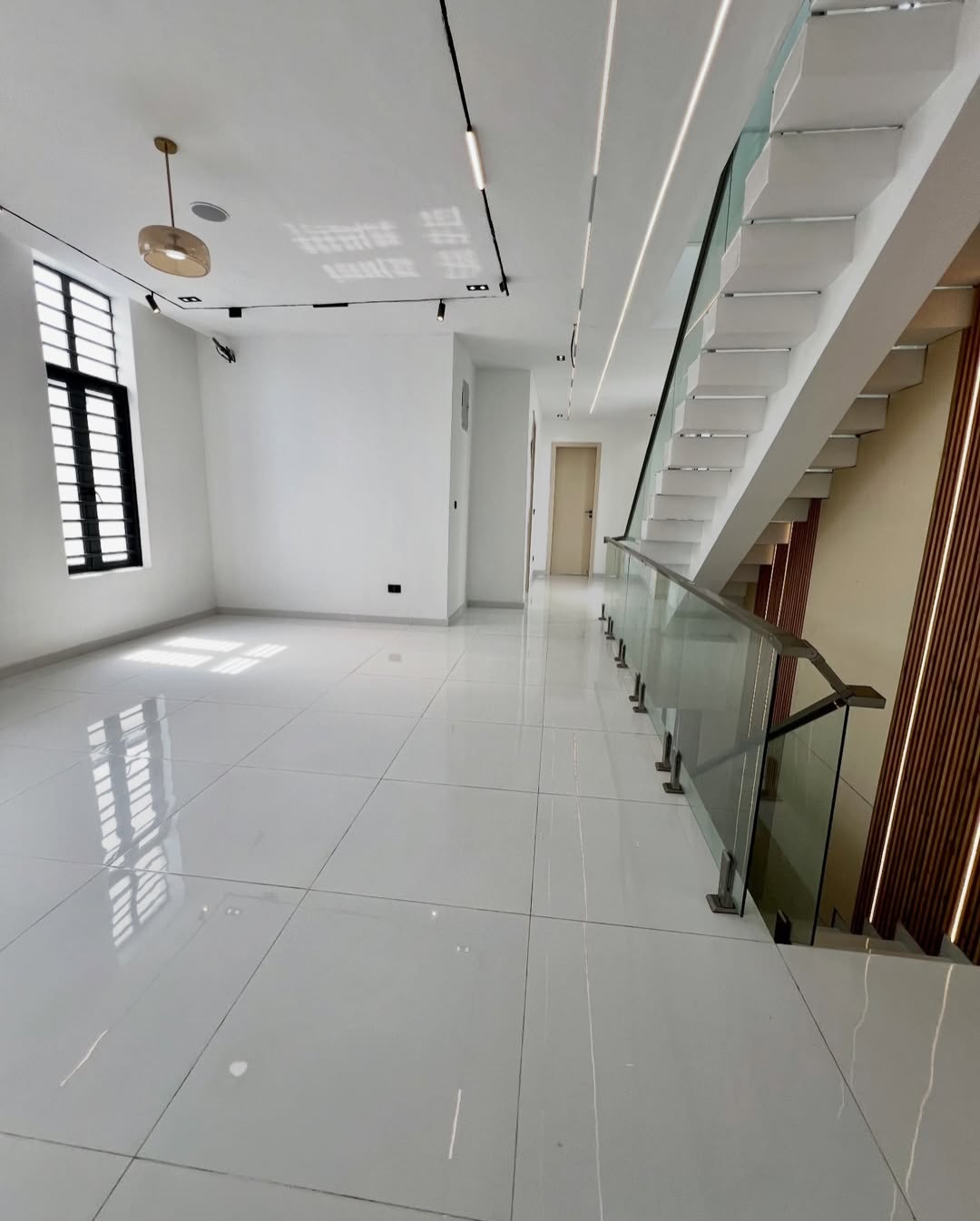 5-Bed Smart Estate Duplex in Chevron | Secure Luxury