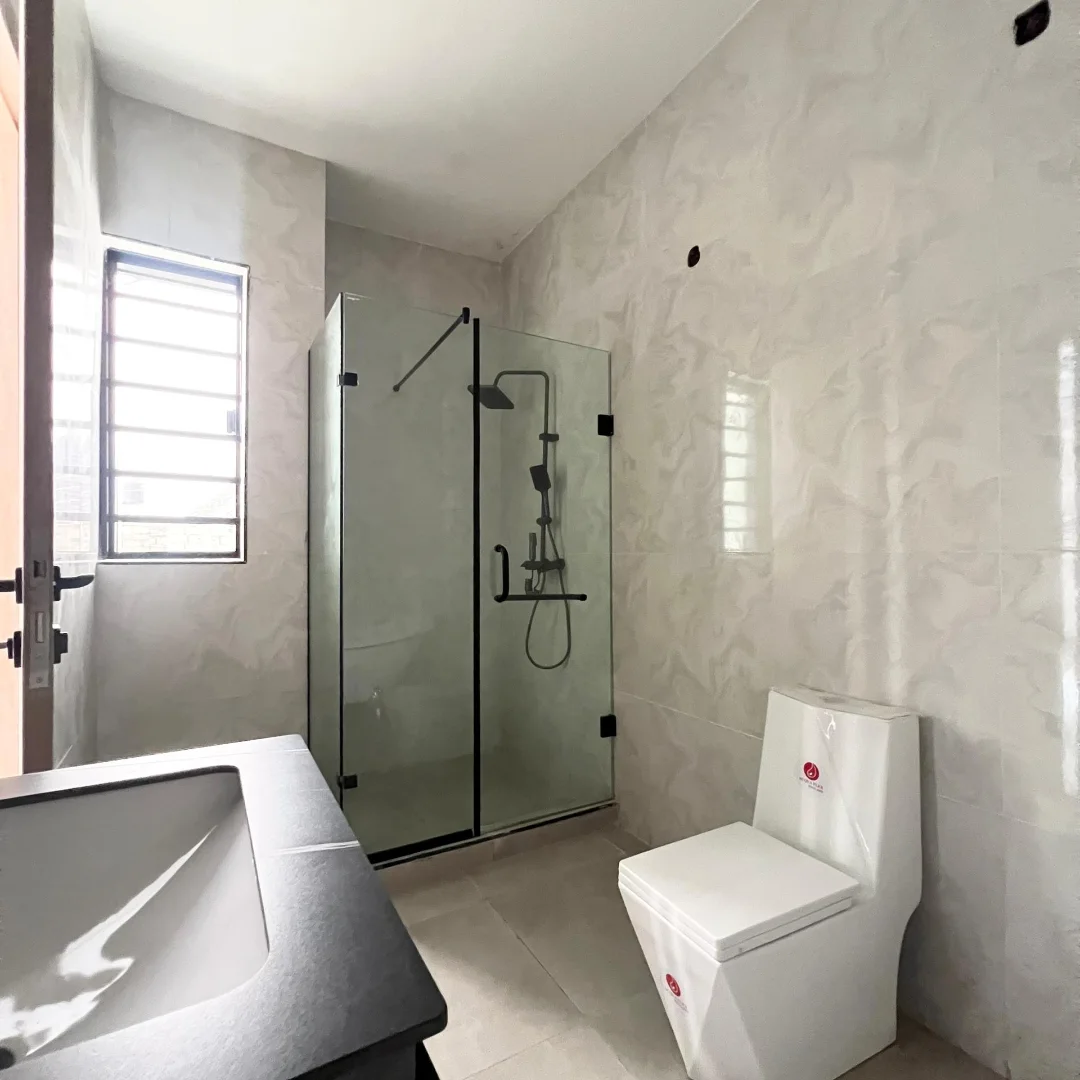 Spacious 4-Bedroom Duplex in Prime Ajah