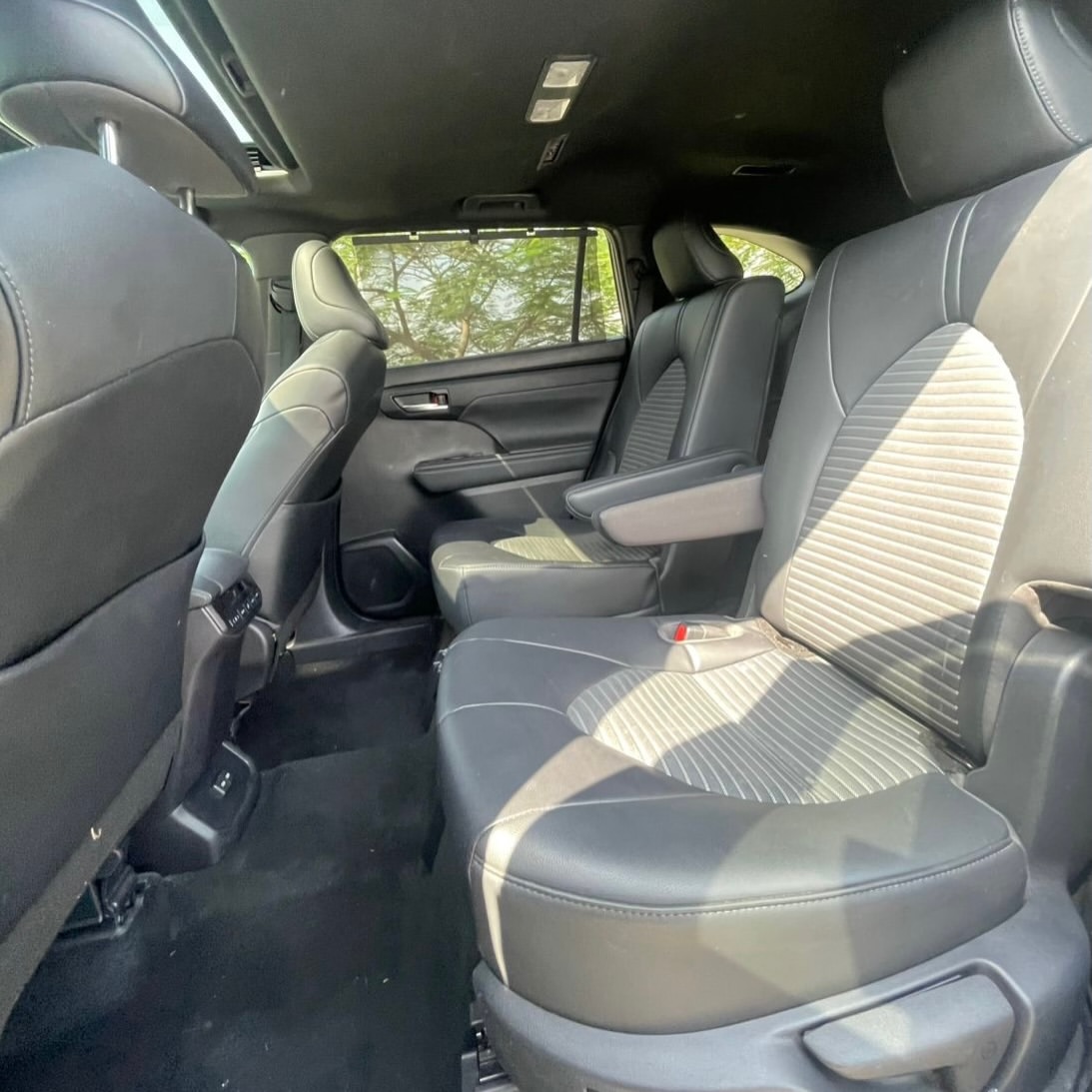 2023 Highlander XSE: Sporty Luxury Meets Family Power