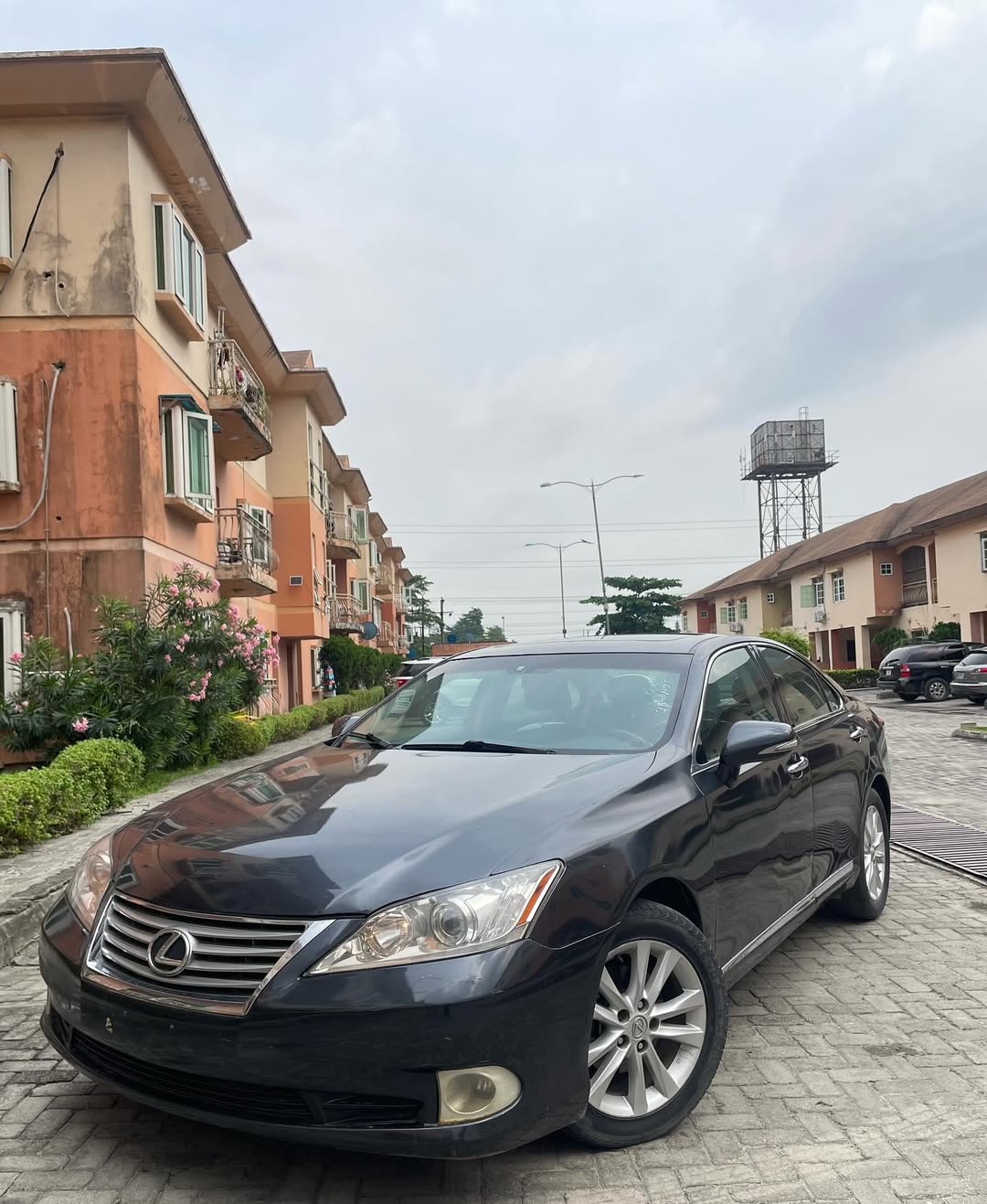 2011 Lexus ES350: Luxury & Tech for 13M Naira