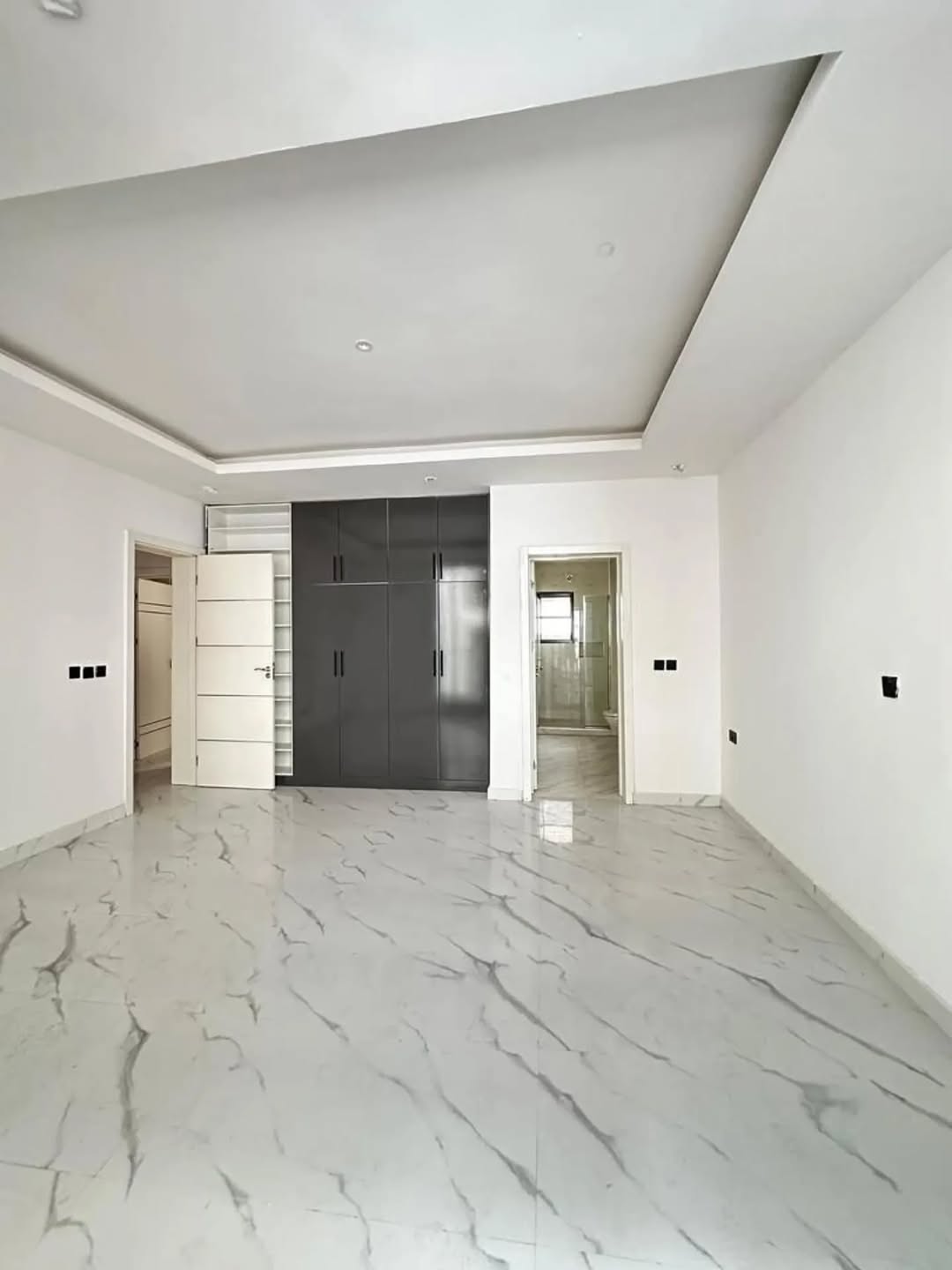 Luxury Oniru Duplex: Spacious 4BR with BQ & Balcony