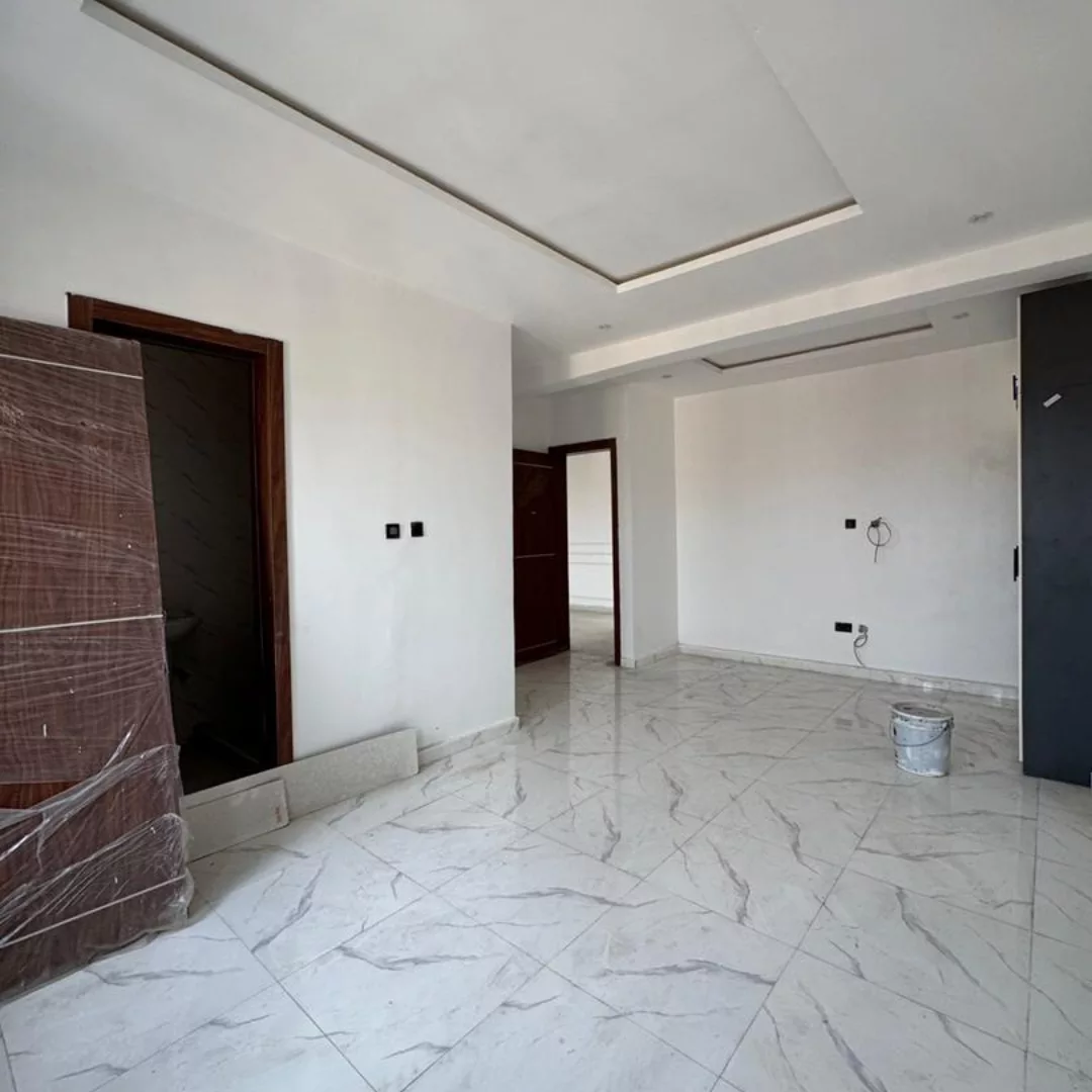 Rare 2-Bed Ensuite Gem Before Chevron, Lekki