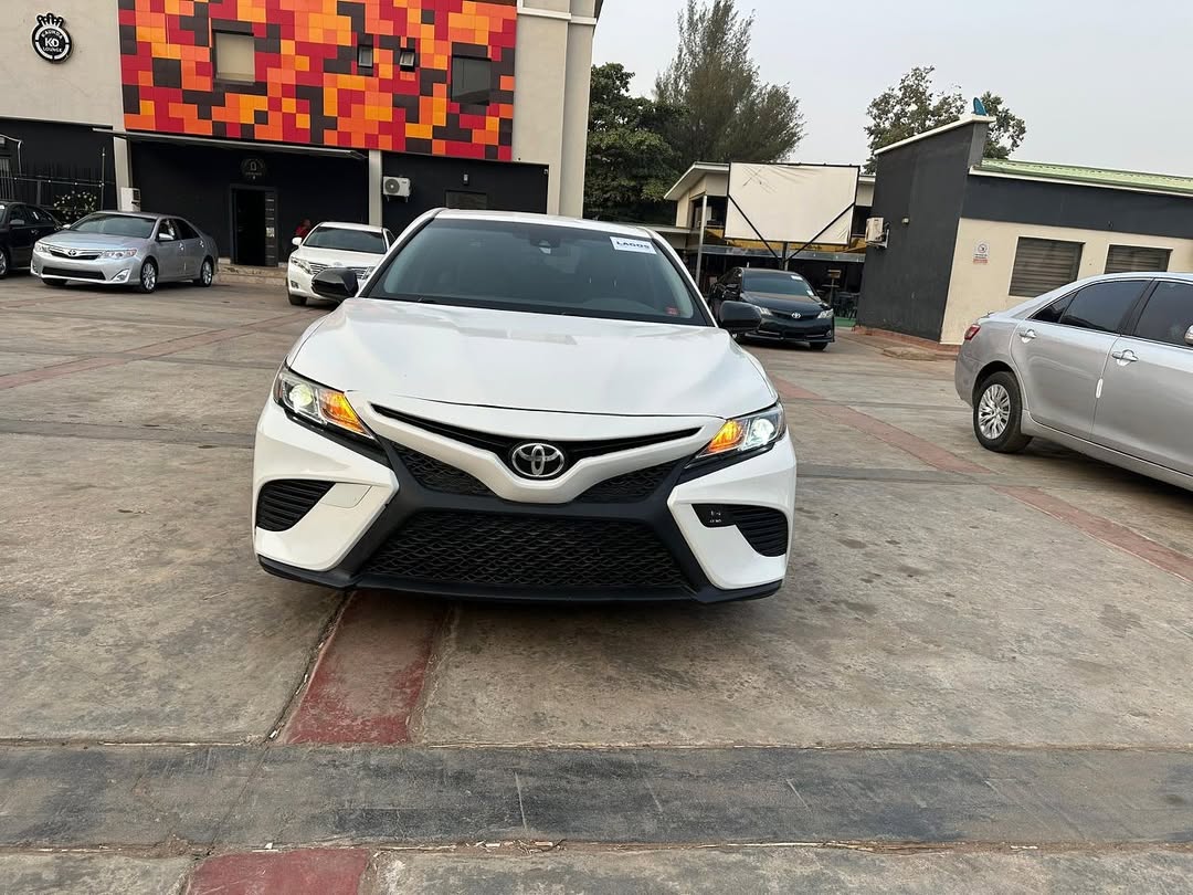 2018 Camry SE: Duty-Paid & Ready in Kaduna