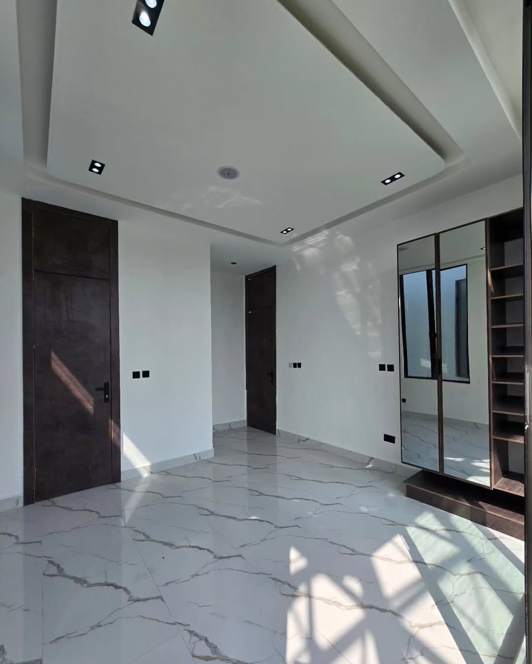 Final 5-Bed Haven with Pool & BQ in Chevron