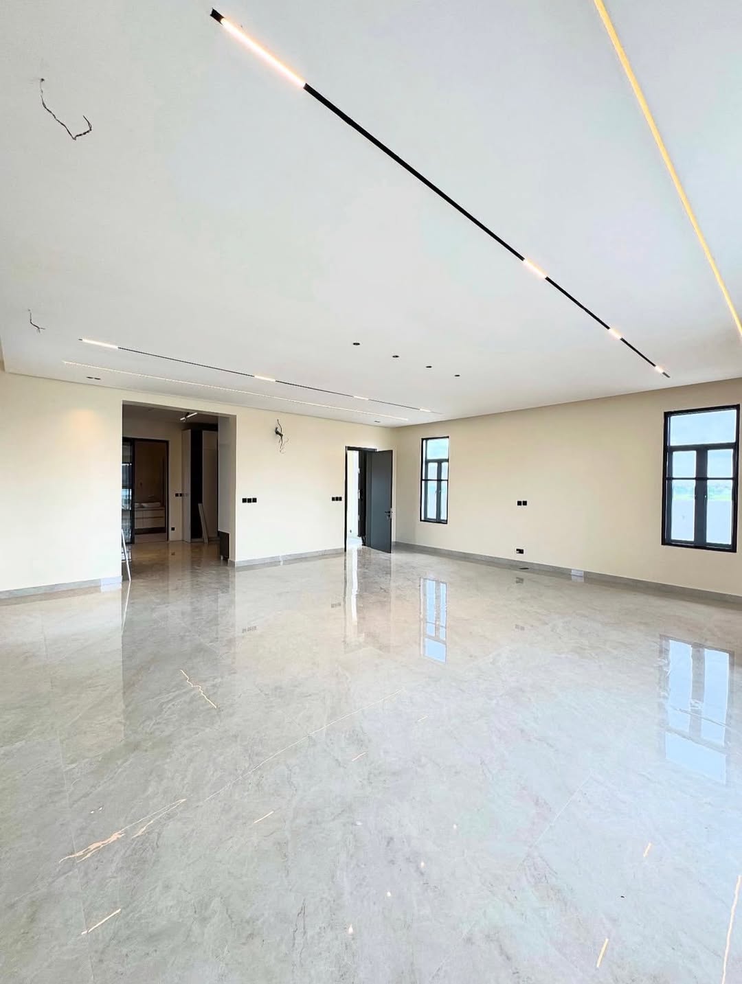 Elevated Living in Chevron: 5-Bedroom Oasis with Pool & Rooftop