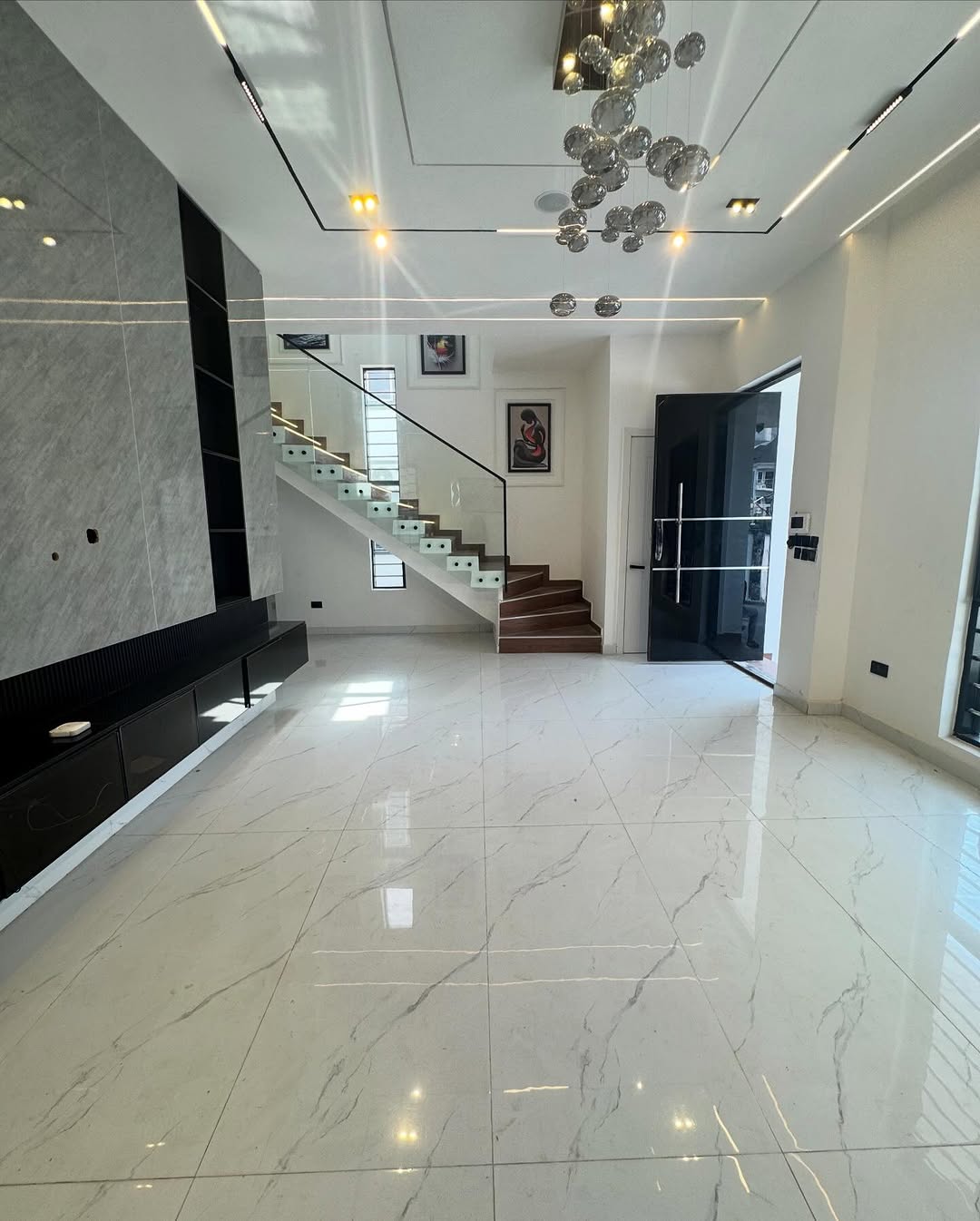 Dream 5-Bed Duplex with Pool & Cinema in Ikota