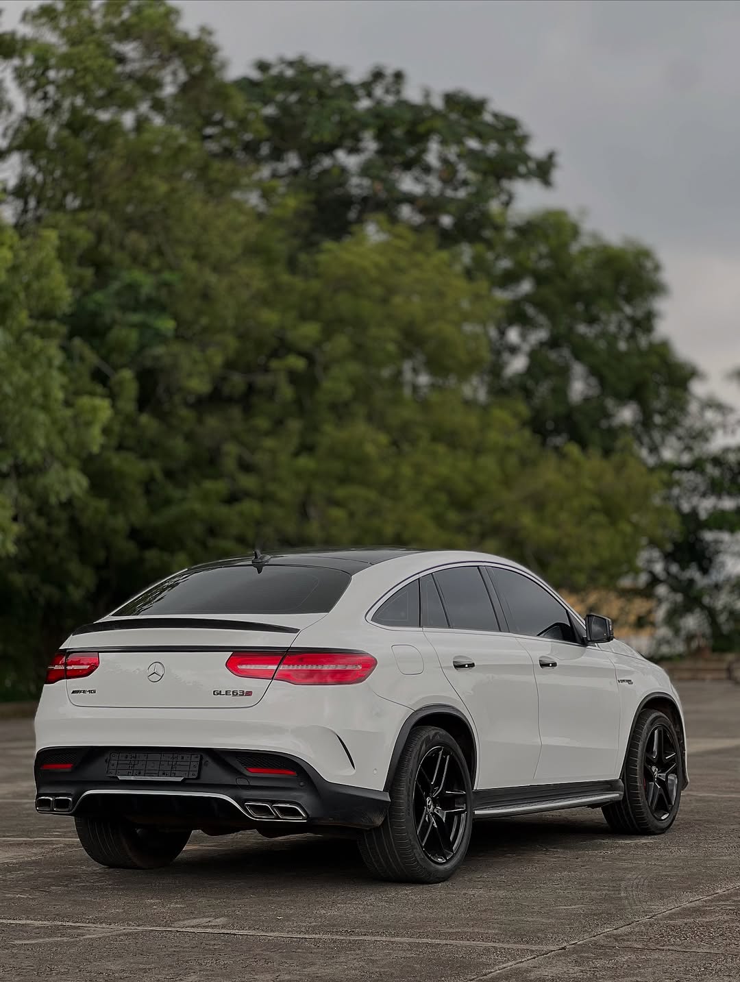 Unleash Power & Luxury: 2017 GLE 63s AMG