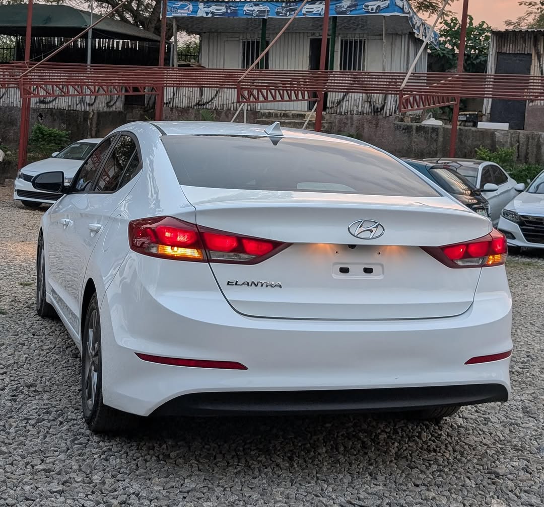 2017 Hyundai Elantra: Duty-Paid & Immaculate