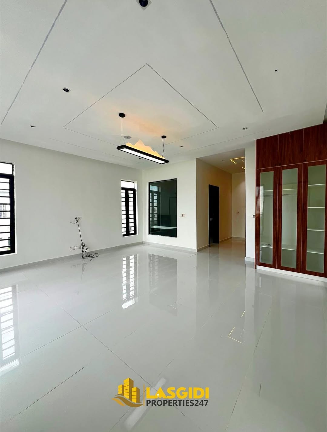 Stunning 5-Bed Duplex with Pool in Serene Lekki