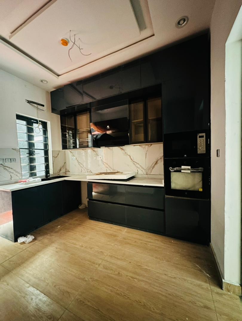 Newly Built 4-Bed Terrace Duplex in Secure Maryland Estate