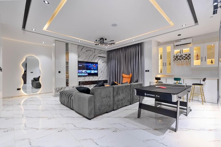 Lagos Luxury Living: Pool, Gym & Smart 2-Bedroom Haven