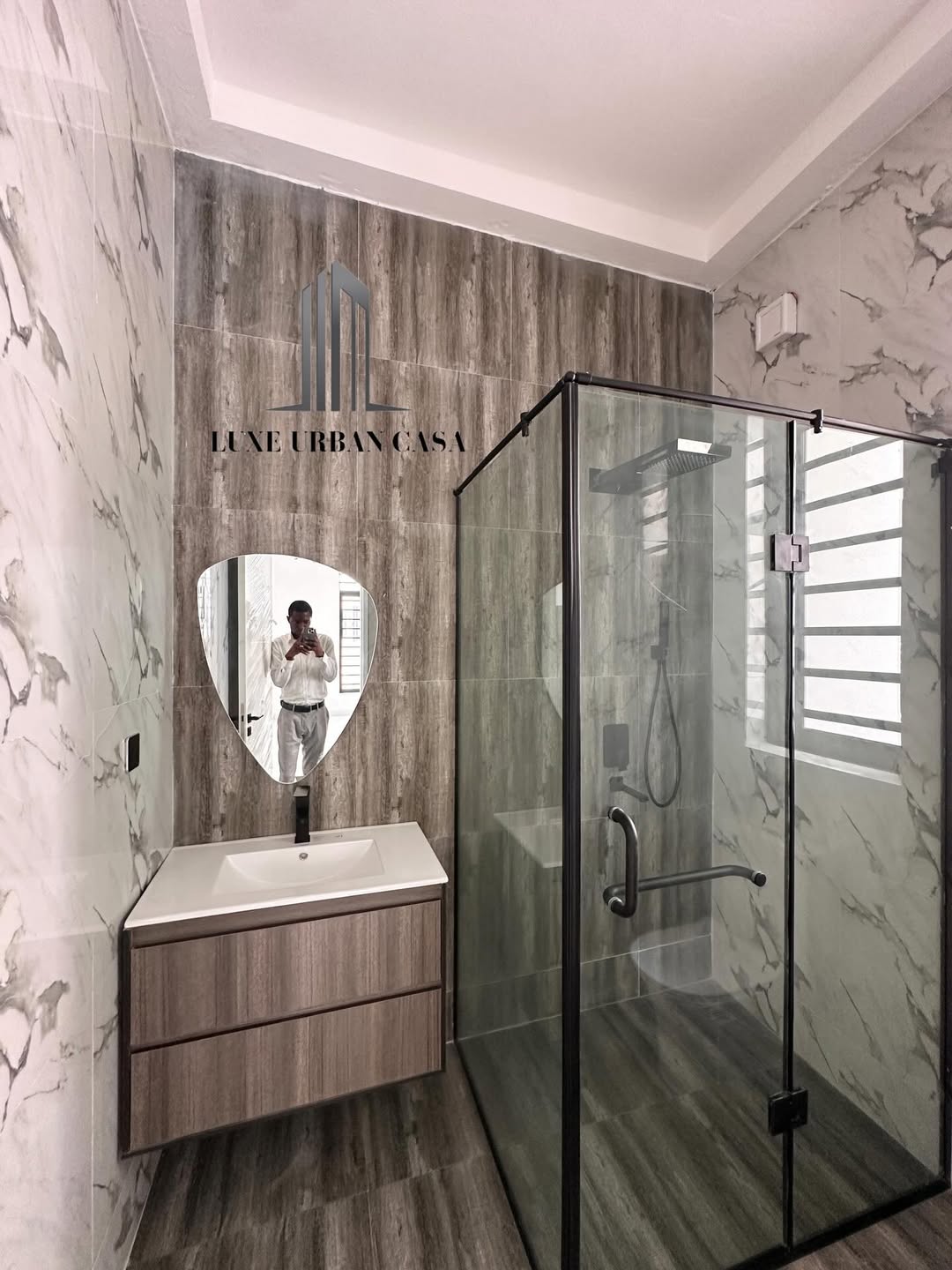 Lekki’s Ultimate 5-Bedroom Oasis with Pool