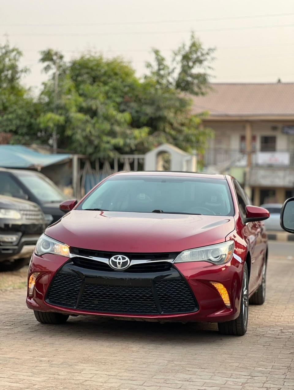 2016 Toyota Camry SE: Duty-Paid & Accident-Free