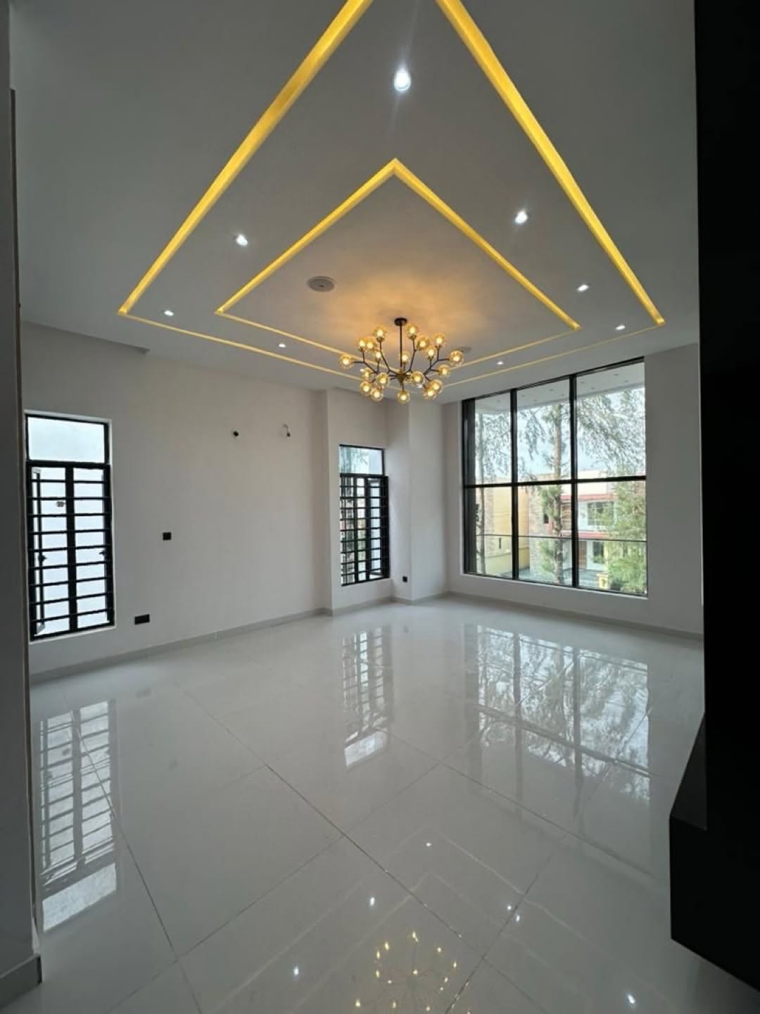 Lekki Oasis: 5BR Duplex with Private Pool & BQ
