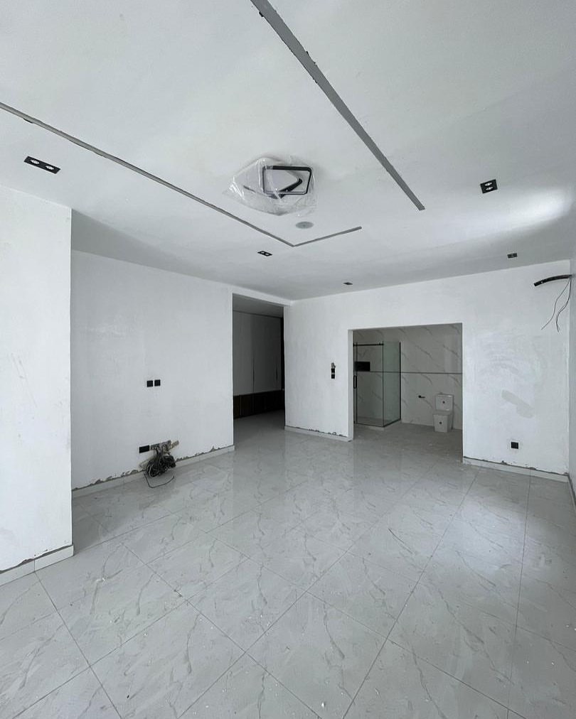 Stunning 5-Bedroom Duplex in Prime Lekki