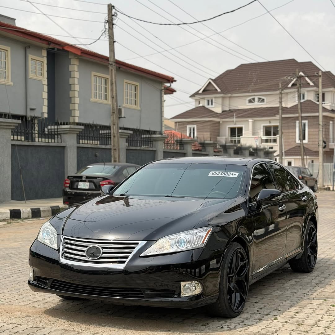 Blacked-Out 2010 Lexus ES350 V6: Luxury Unleashed