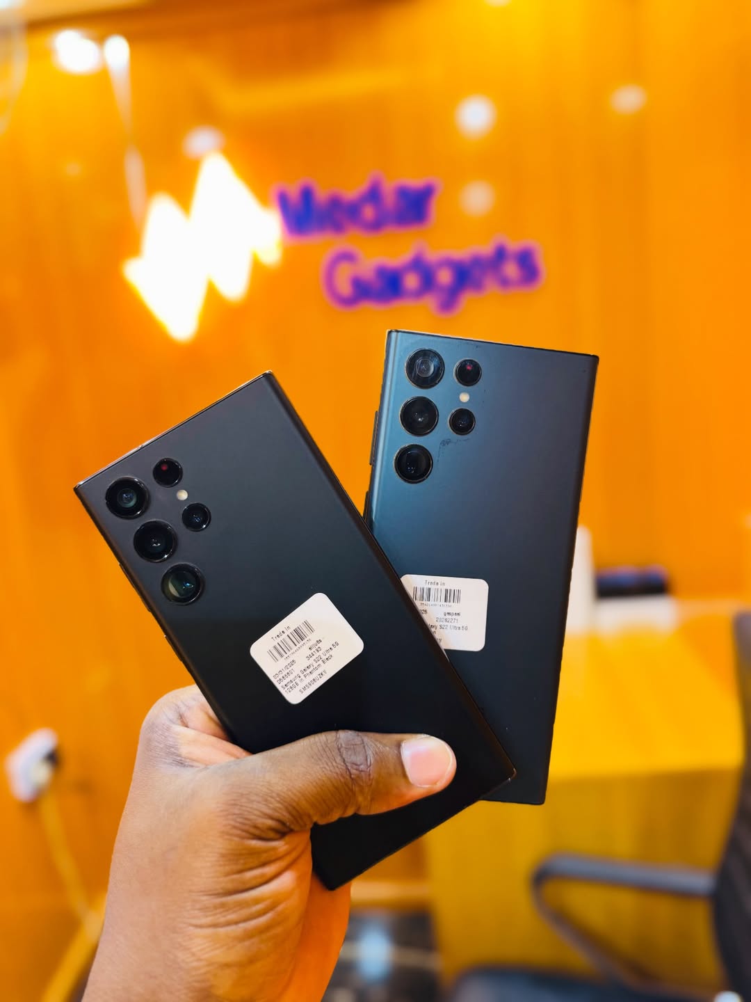 Unlock Power: Samsung S22 Ultra 5G, 8GB/128GB, Factory Fresh!