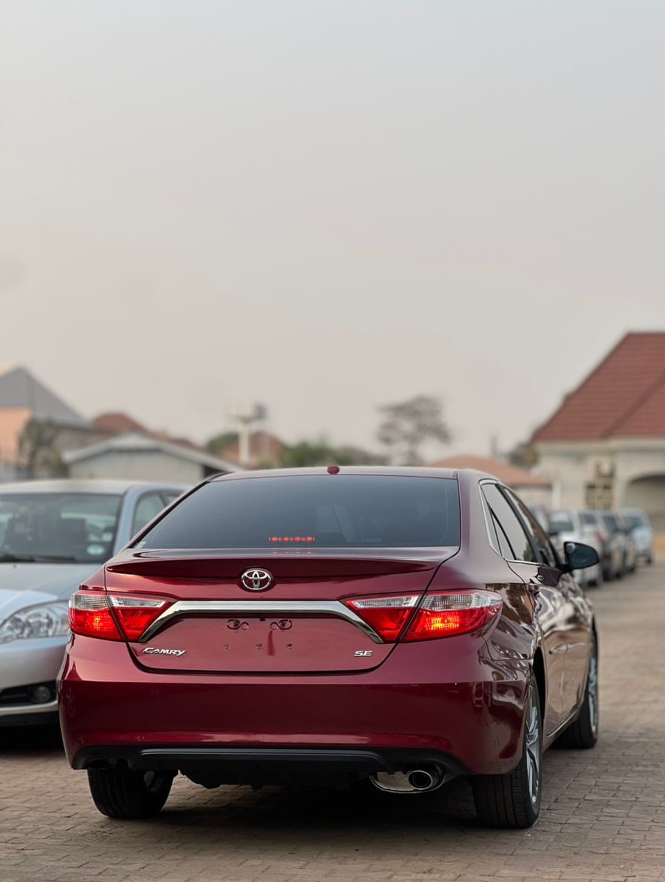 2016 Toyota Camry SE: Duty-Paid & Accident-Free