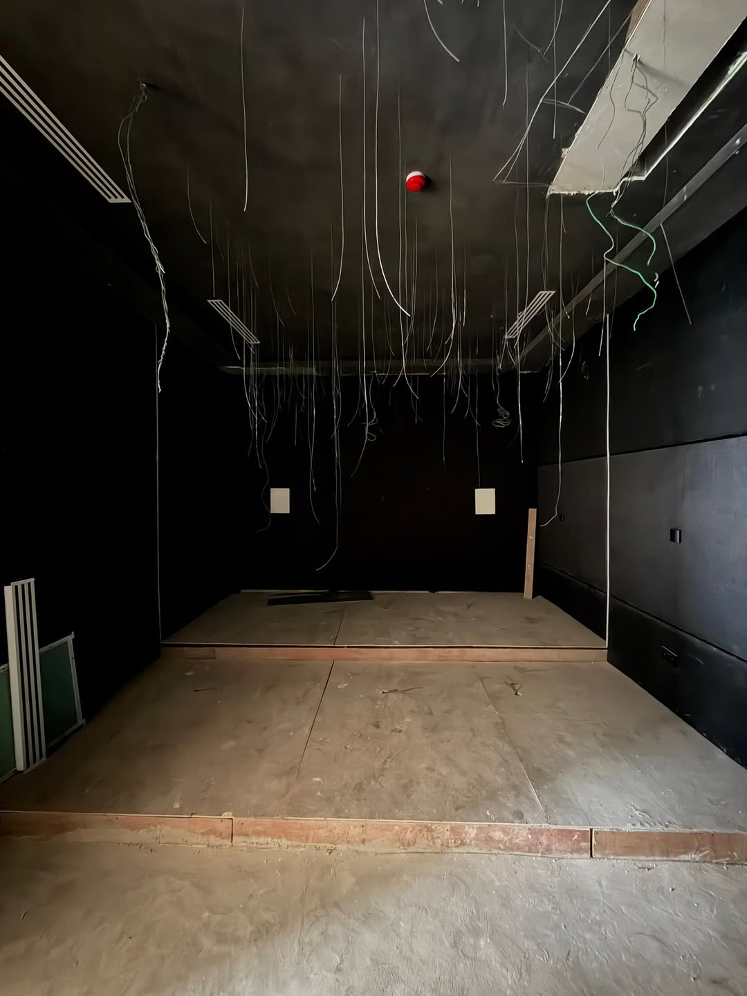 Ikoyi’s Ultimate Smart Home: Pool, Cinema & Rooftop Views