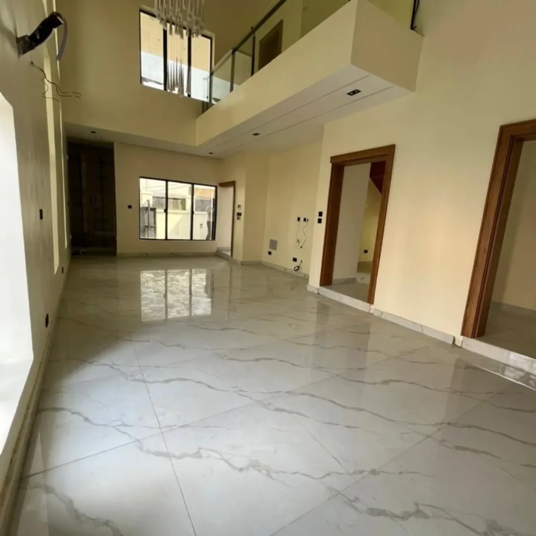 Spacious Gwarinpa Duplex: Serene & Secure