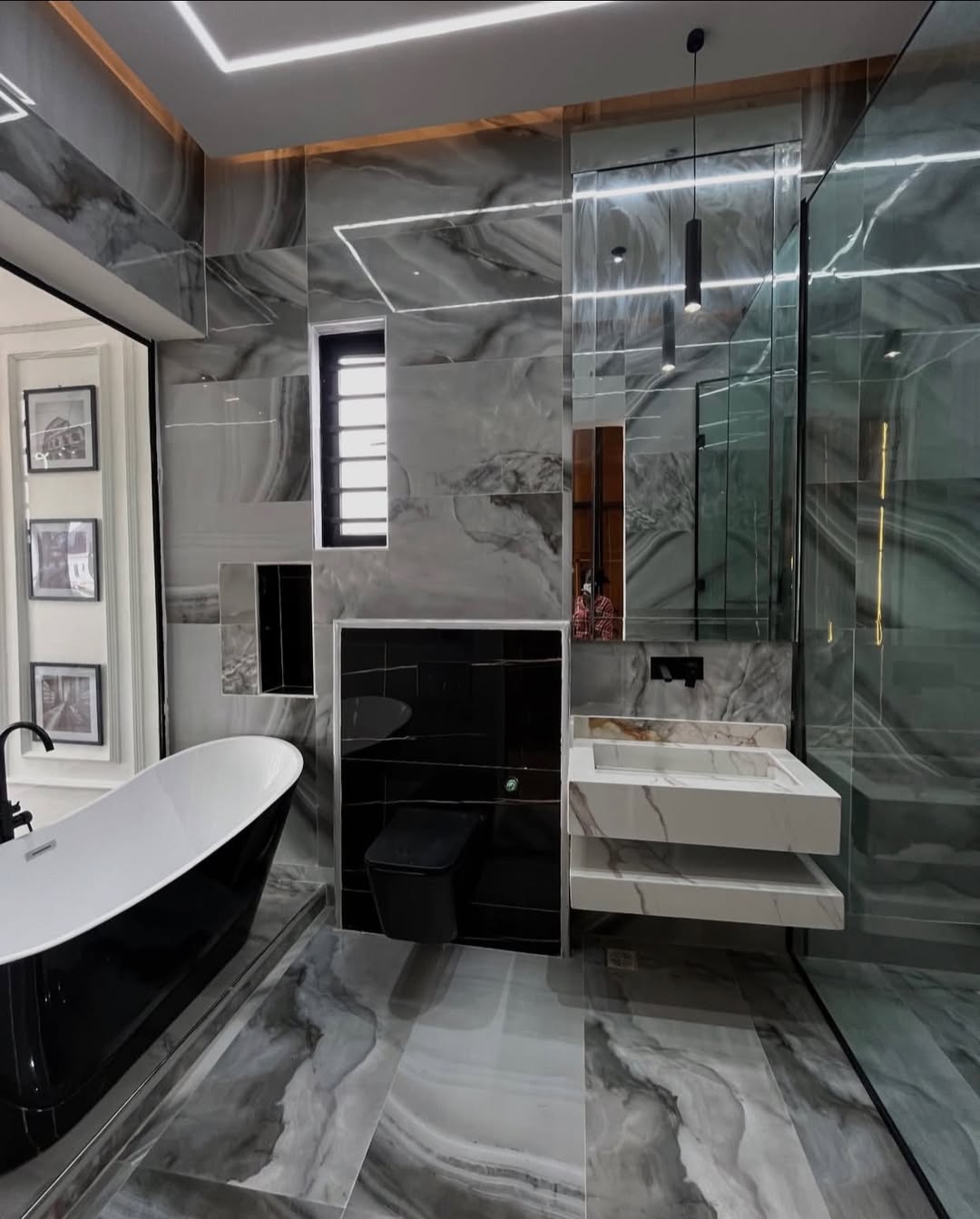 Lagos Luxury: 5-Bed Duplex with Pool & Gym in Ikota