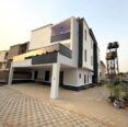 Exquisite 5-Bedroom Duplex with Cinema & Elevator in Guzape