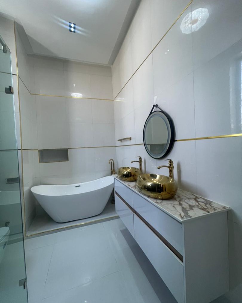 Opulent 5-Bedroom Haven with Resort-Style Pool