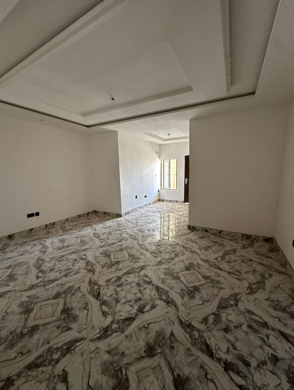 Spacious 3-Bed Terrace Duplex in Serene Idu