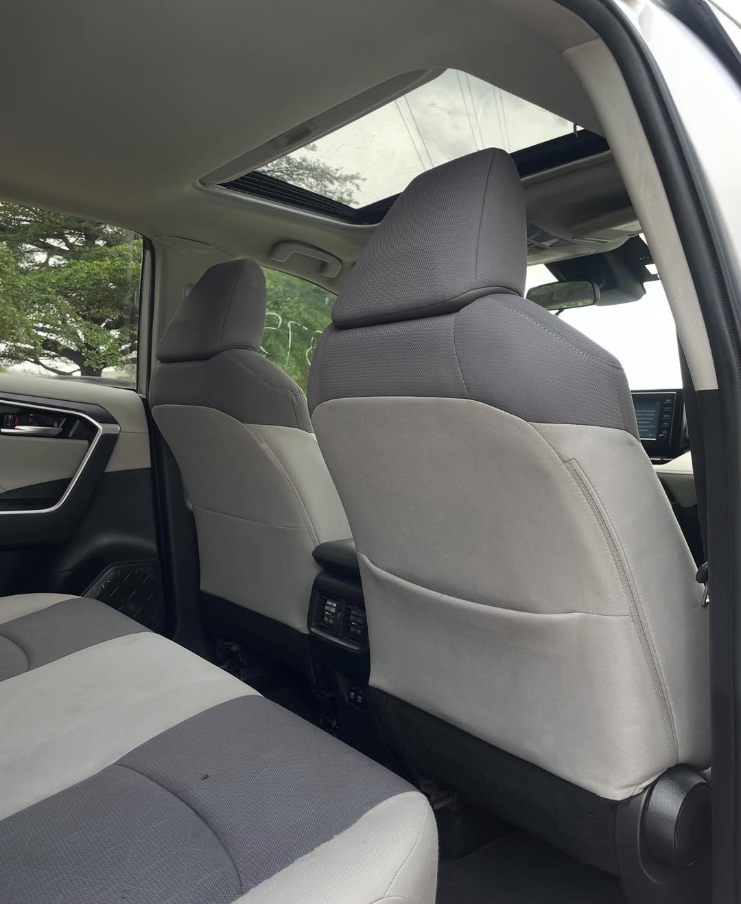2019 Toyota RAV4 XLE AWD: Sunroof & Tech, 45M Naira