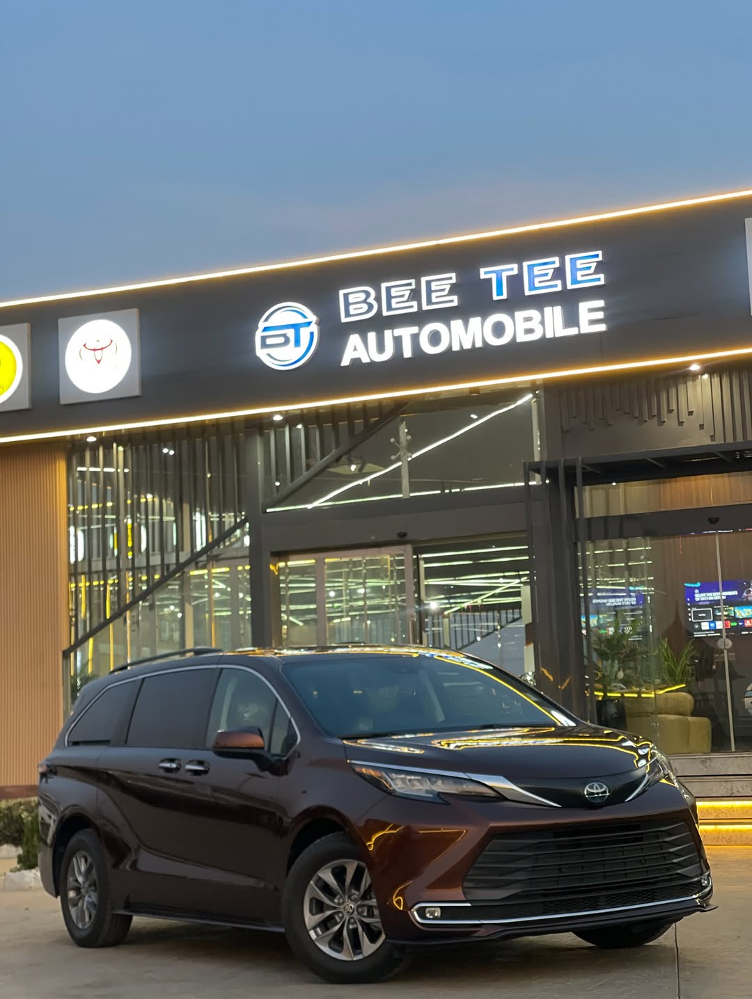 2022 Sienna Hybrid: Luxury Meets 36 MPG