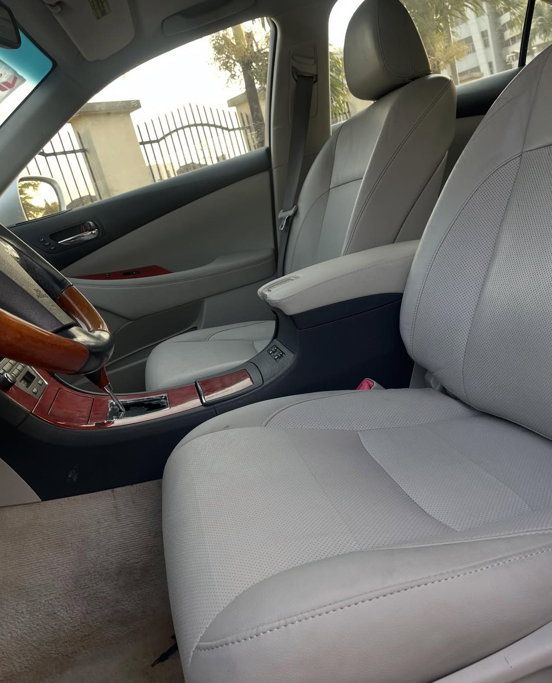Imported Luxury: 2007 Lexus ES350 with Sunroof