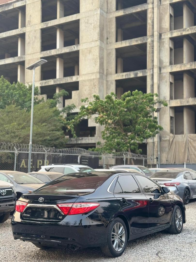 2015 Camry SE: Duty Paid, Ready for Abuja