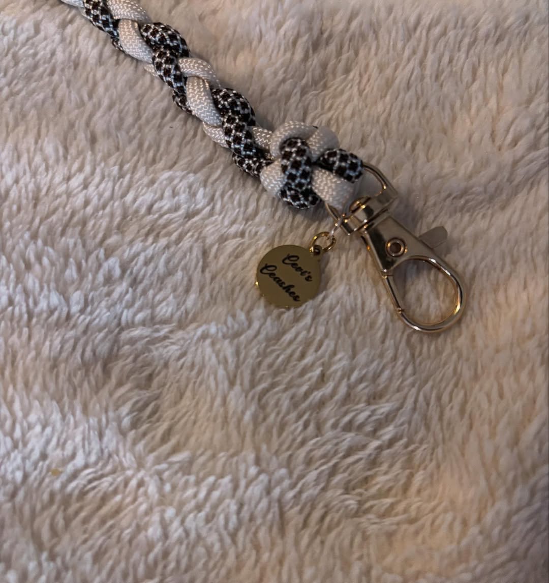 Custom Phone Lanyards: Gold & Paracord, Handmade & Stylish