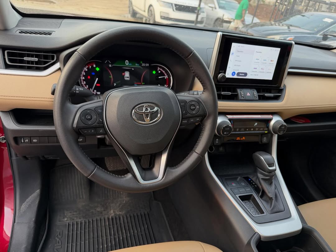 2025 RAV4 XLE: Fully Paid Duty, Ready Now