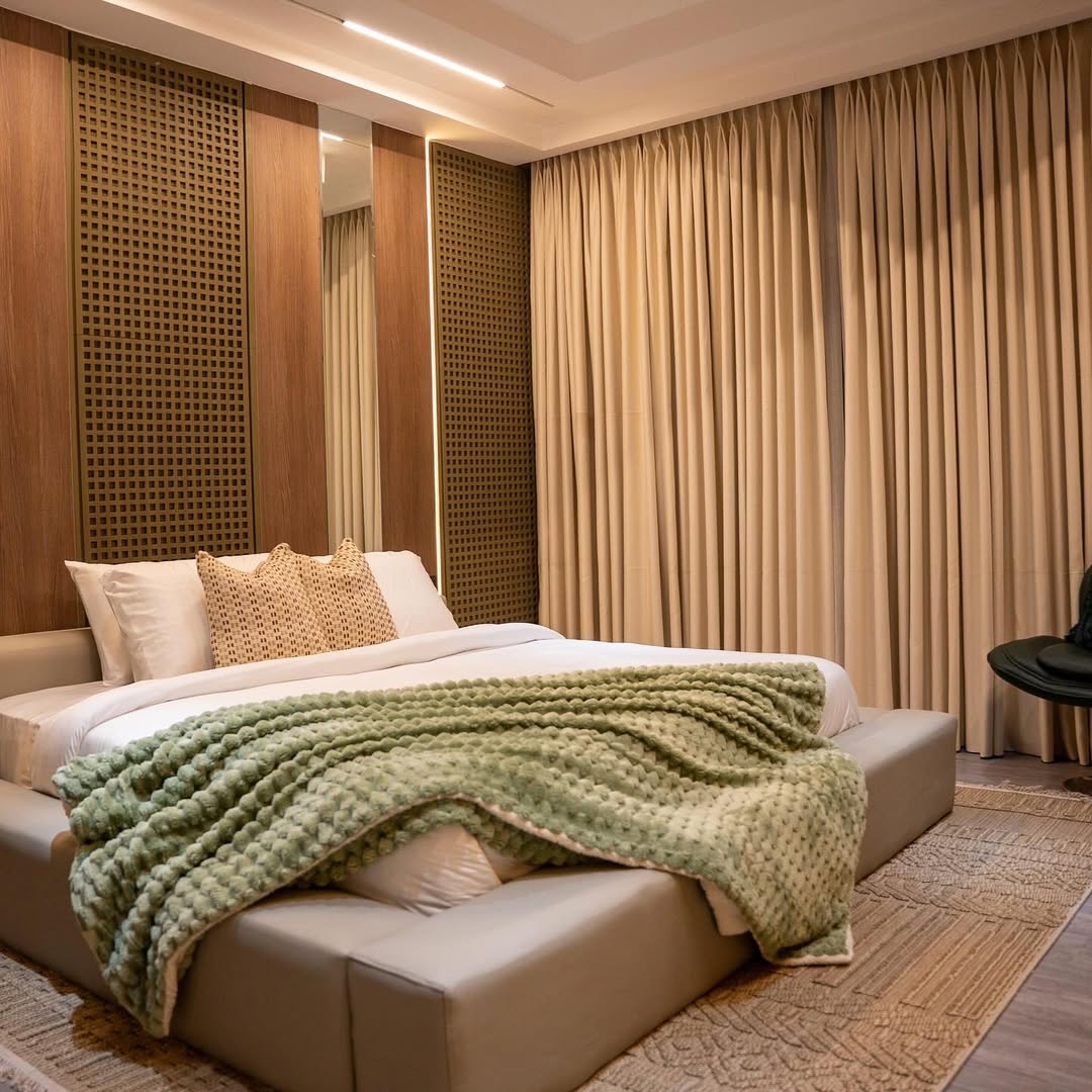 Maitama Oasis: Poolside One-Bedroom with 24/7 Luxury