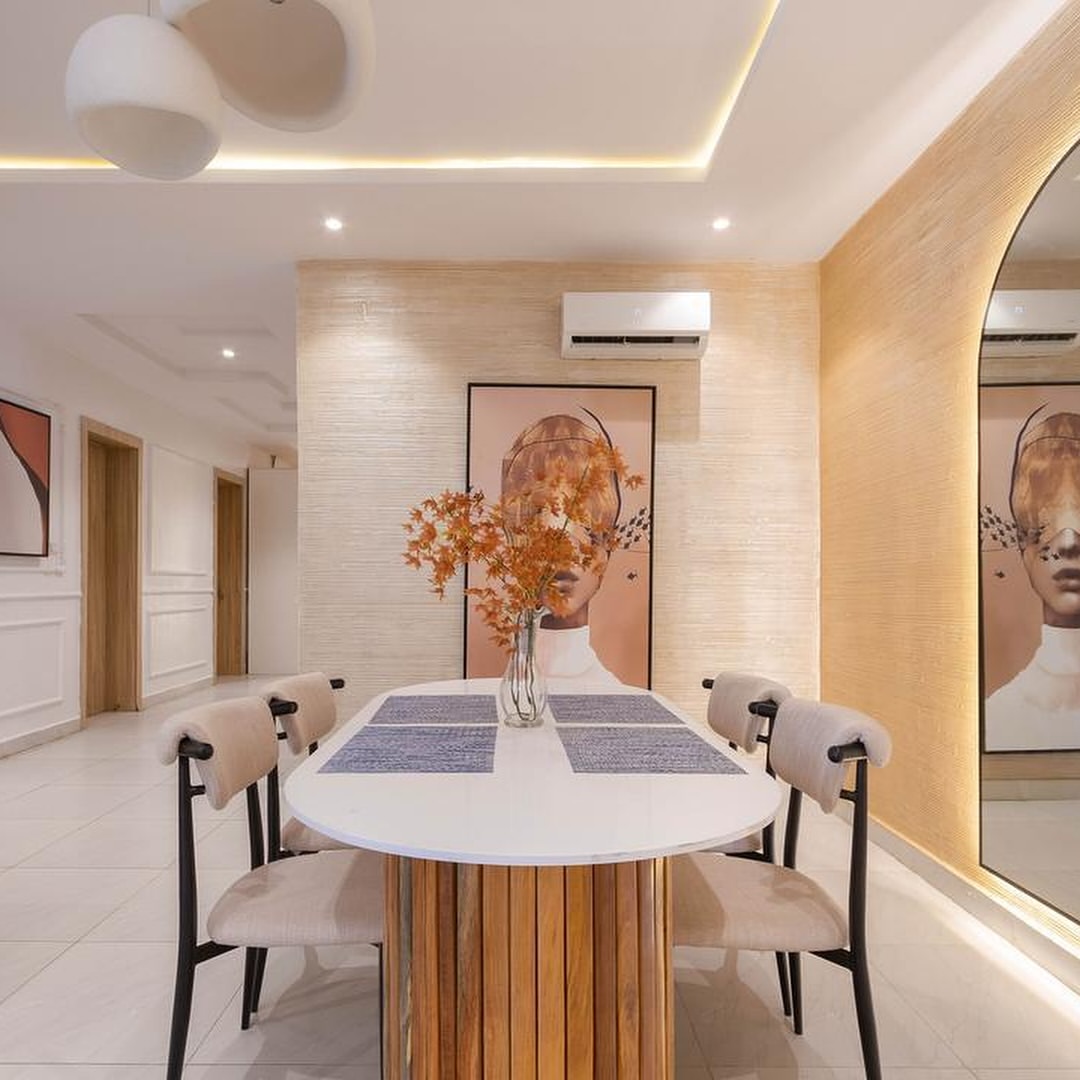 Skyline Serenity: Penthouse with Pool & Views