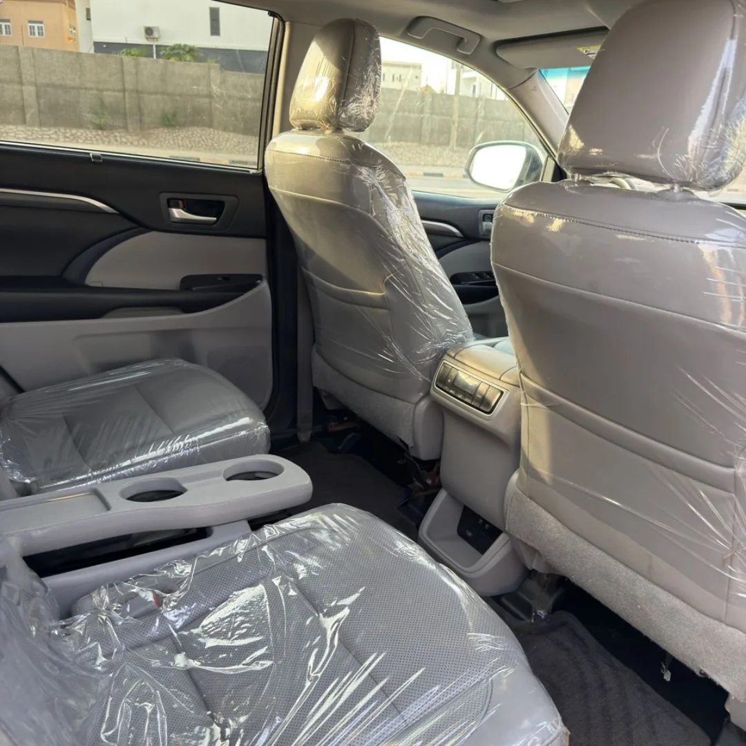 Luxury 2018 Toyota Highlander: Perfect & Ready Now